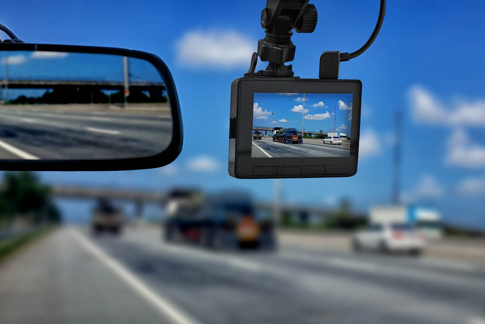 How to install a dash cam into your car 